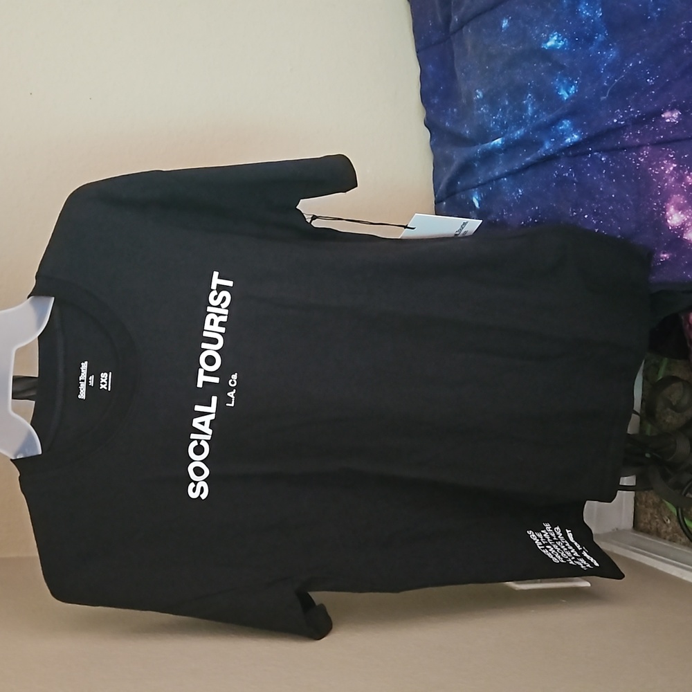 Social tourist shirt